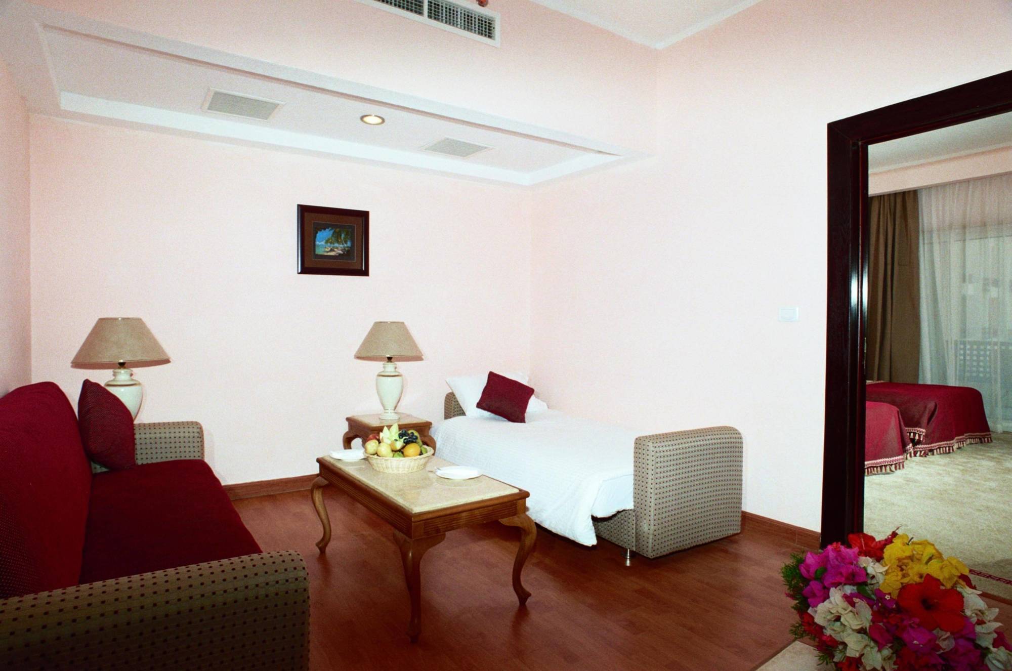 Golden 5 Sapphire Suites Hotel 洪加達 外观 照片